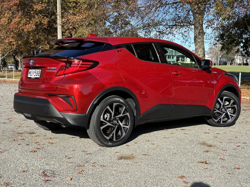 2020 Toyota C-HR Limited 1.8P HV ECVT FWD image 5