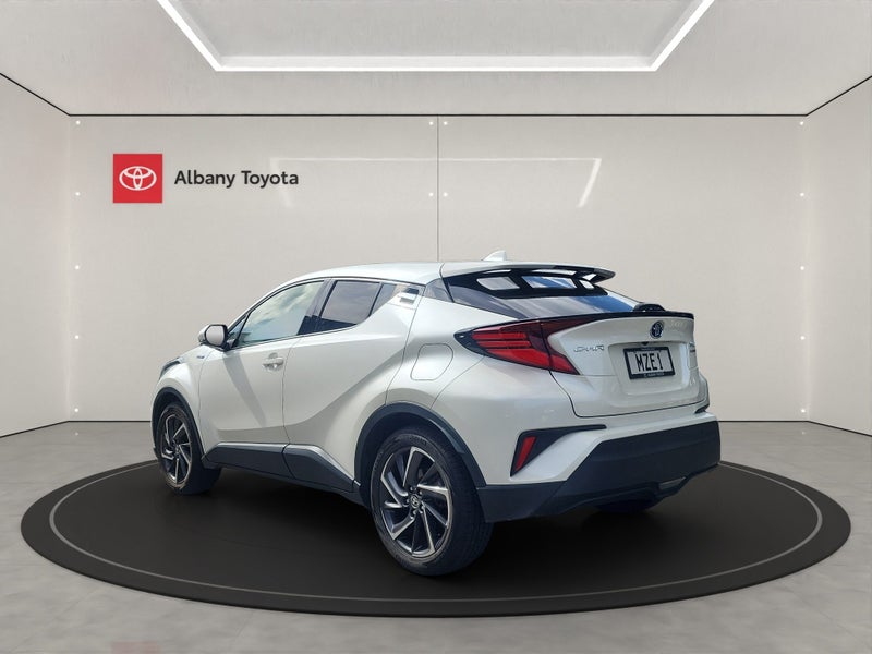 2020 Toyota C-HR Limited 1.8P HV ECVT FWD SUV/5... image 5