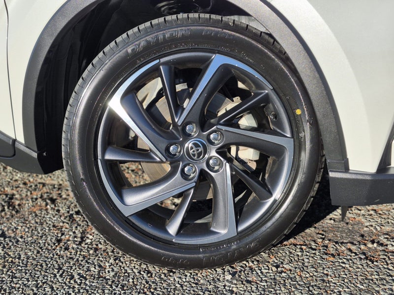 2020 Toyota C-HR Limited 1.8P HV ECVT FWD SUV/5... image 2