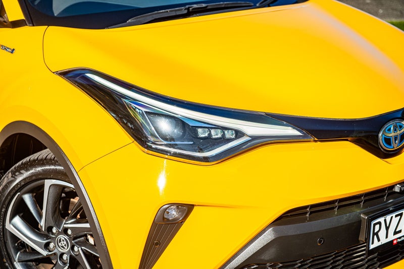 2020 Toyota C-HR Limited 1.8P HV FWD image 2