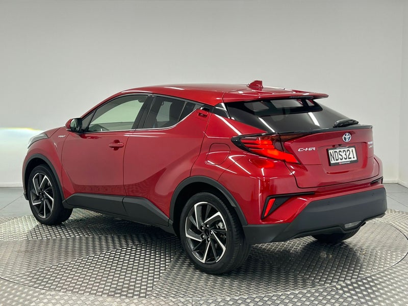 2020 Toyota C-HR Limited 1.8P Hybrid image 5