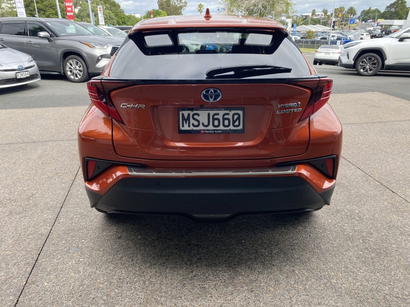 2020 Toyota C-HR Limited 1.8P Hybrid image 3