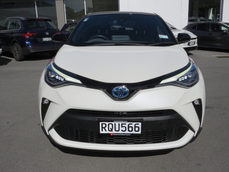 2020 Toyota C-HR Limited 1.8P Hybrid ECVT FWD SUV image 2