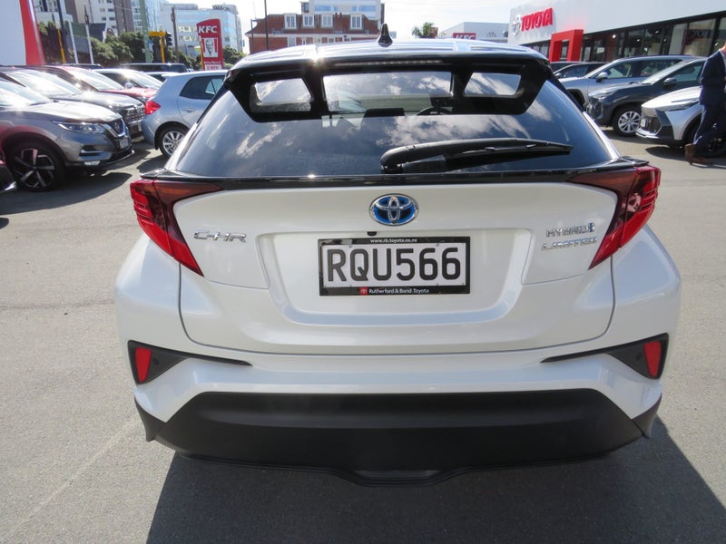 2020 Toyota C-HR Limited 1.8P Hybrid ECVT FWD SUV image 5