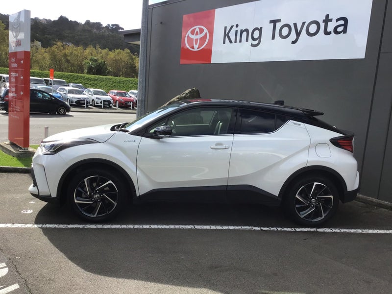 2020 Toyota C-HR Limited 1.8P Hybrid NZ New image 2