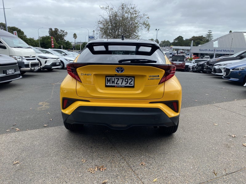 2020 Toyota C-HR Limited 1.8P Hybrid SUV image 3