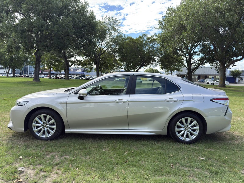 2020 Toyota Camry SX 2.5P Hybrid FWD Automatic... image 4