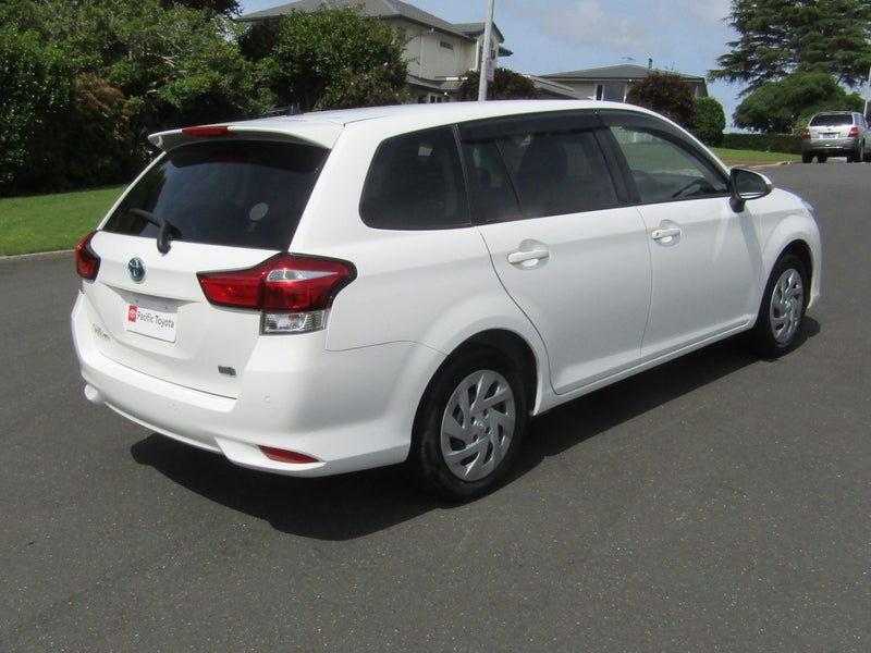 2020 Toyota Corolla 1.5 Hybrid Wagon image 3