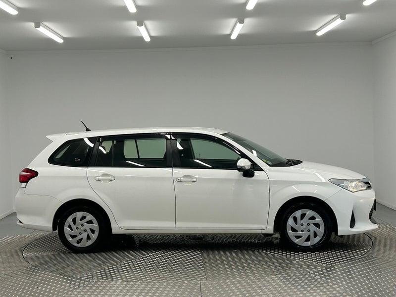 2020 Toyota Corolla 1.5 Hybrid Wagon image 2