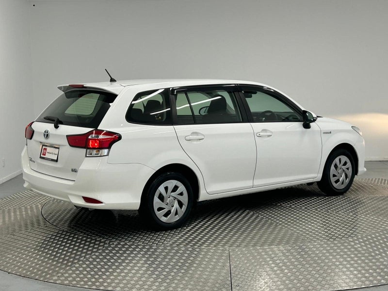 2020 Toyota Corolla 1.5 Hybrid Wagon image 3