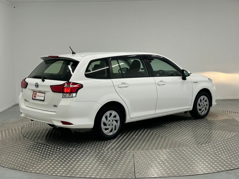 2020 Toyota Corolla 1.5 Hybrid Wagon image 3