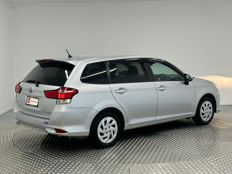 2020 Toyota Corolla 1.5 Hybrid Wagon image 3