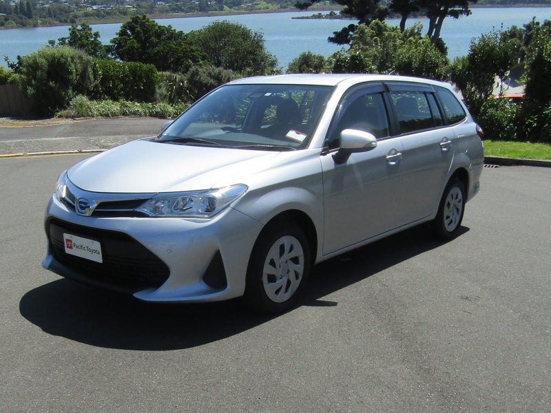 2020 Toyota Corolla 1.5 Hybrid Wagon image 3