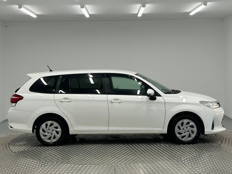 2020 Toyota Corolla 1.5 Hybrid Wagon image 2