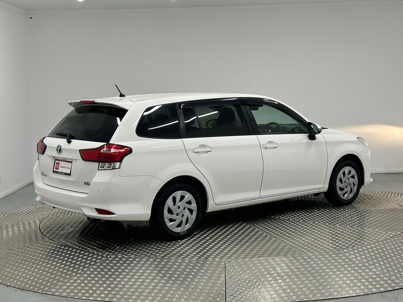 2020 Toyota Corolla 1.5 Hybrid Wagon image 3
