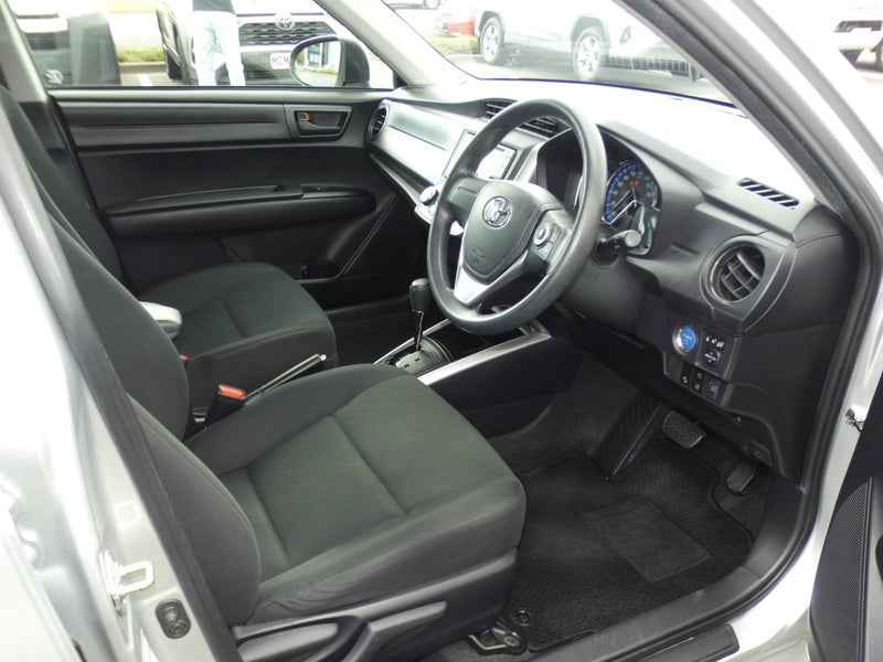 2020 Toyota Corolla 1.5 Hybrid Wagon image 2