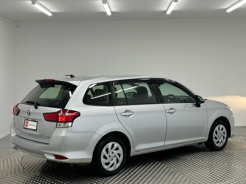 2020 Toyota Corolla 1.5 Hybrid Wagon image 3