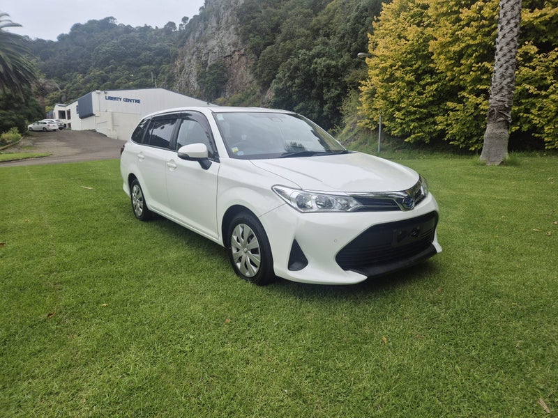 2020 Toyota Corolla 1.5 Hybrid Wagon image 3