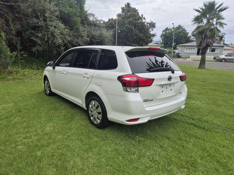 2020 Toyota Corolla 1.5 Hybrid Wagon image 4