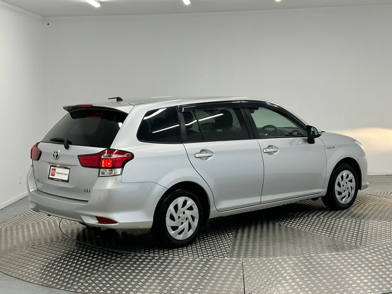2020 Toyota Corolla 1.5 Hybrid Wagon image 3