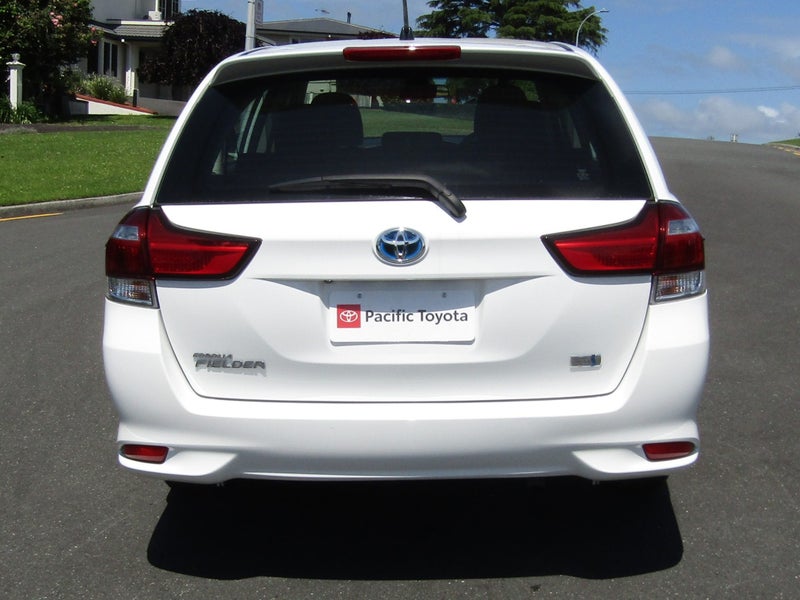 2020 Toyota Corolla 1.5 Hybrid Wagon image 2