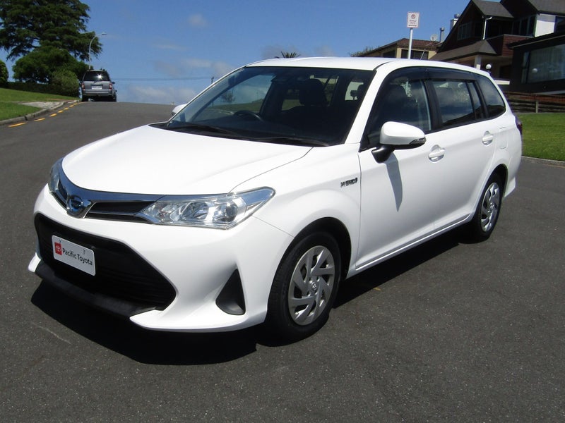 2020 Toyota Corolla 1.5 Hybrid Wagon image 3
