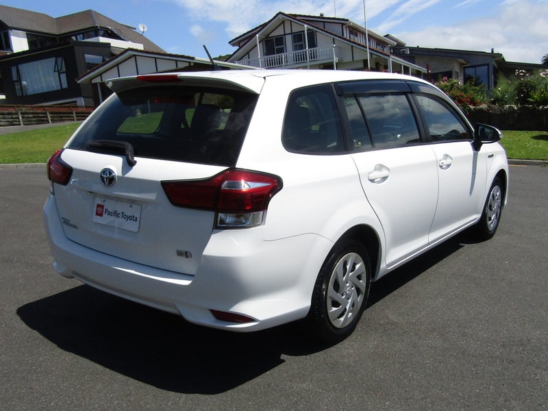 2020 Toyota Corolla 1.5 Hybrid Wagon image 4