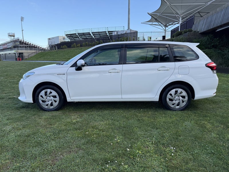 2020 Toyota Corolla 1.5 Hybrid Wagon - Certifie... image 5
