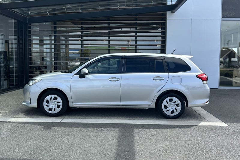 2020 Toyota Corolla 1.5 Petrol Hybrid FWD Wagon image 3
