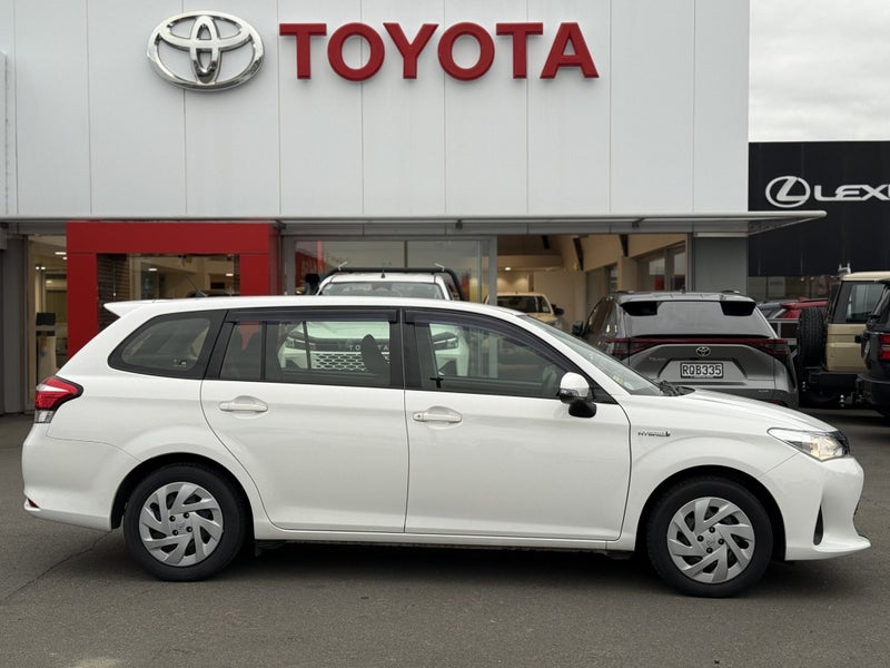 2020 Toyota Corolla 1.5L Hybrid certified image 3