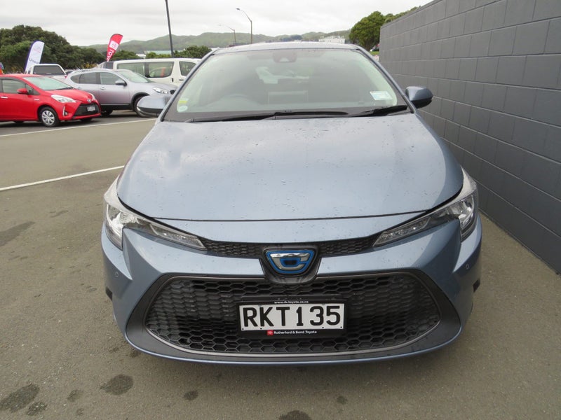 2020 Toyota Corolla 1.8 Hybrid S Touring image 3
