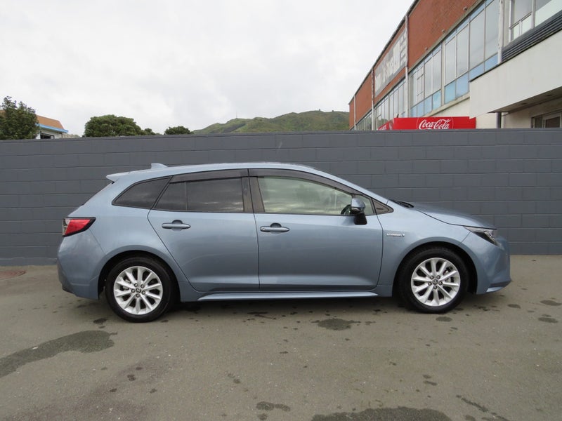 2020 Toyota Corolla 1.8 Hybrid S Touring image 4