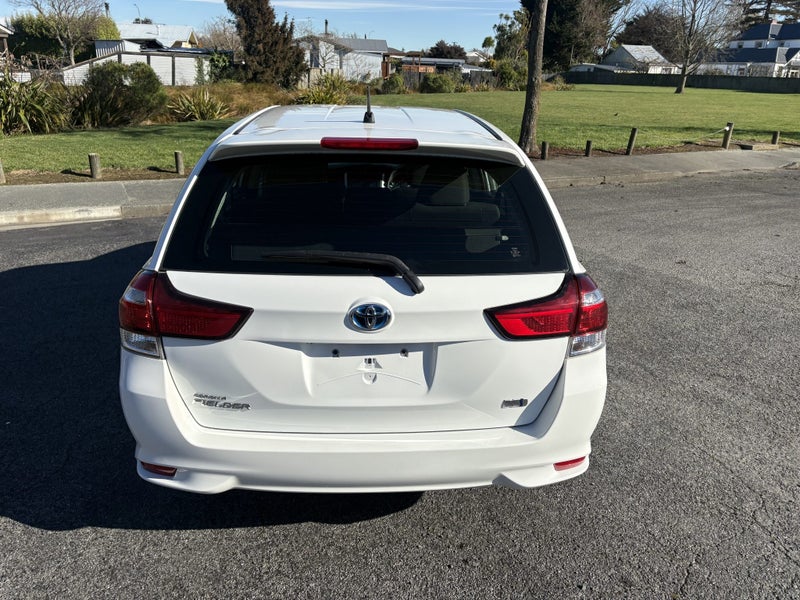 2020 Toyota Corolla Fielder 1.5 Hybrid EX 5 Dr... image 4