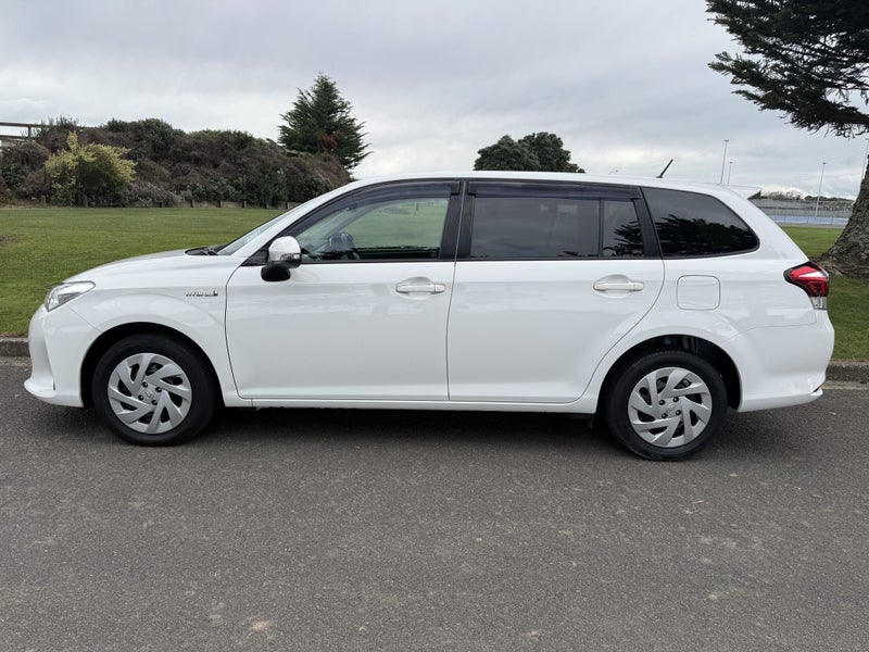 2020 Toyota Corolla Fielder 1.5 Hybrid EX Autom... image 3