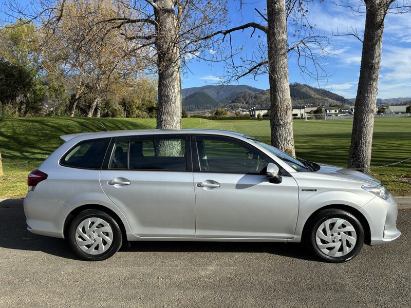 2020 Toyota Corolla Fielder 1.5 Hybrid Wagon image 4