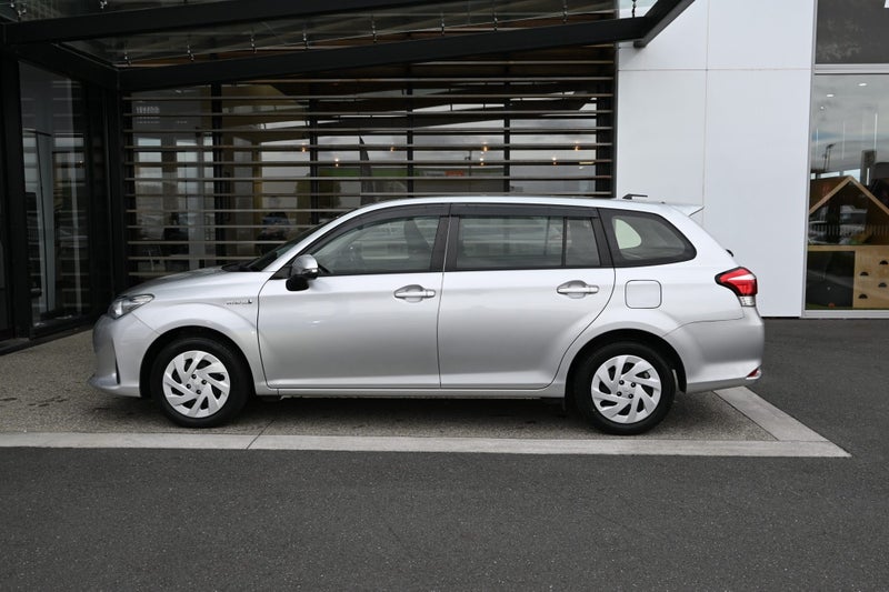2020 Toyota Corolla Fielder 1.5 Petrol Hybrid F... image 3