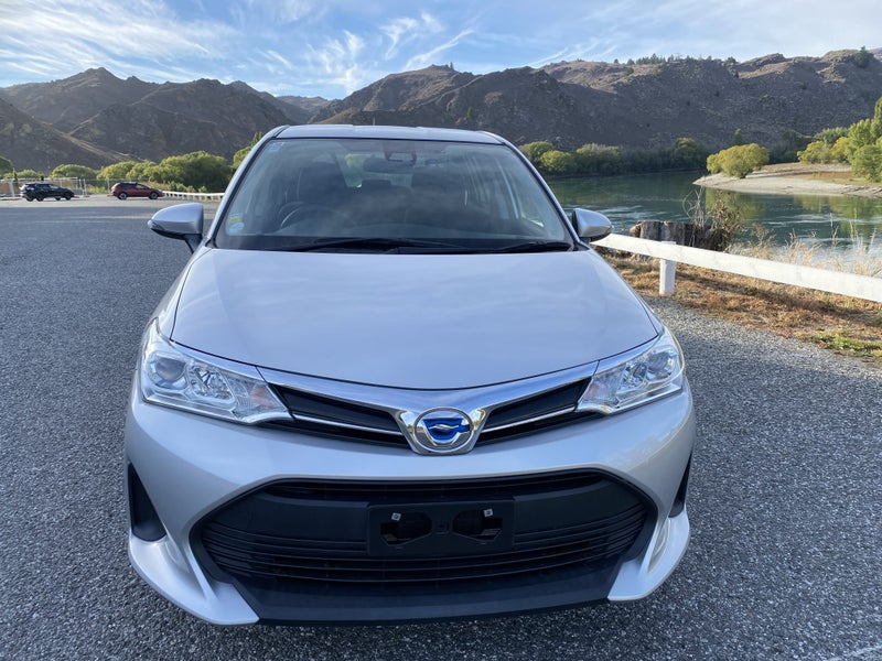 2020 Toyota Corolla Fielder Hybrid Wagon image 3