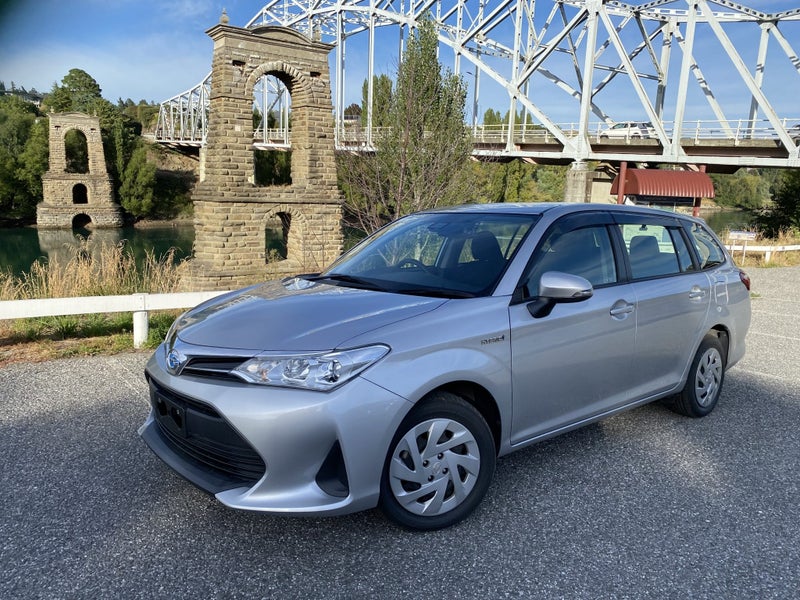 2020 Toyota Corolla Fielder Hybrid Wagon image 5