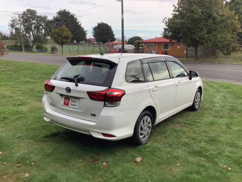 2020 Toyota Corolla Fielder Wagon 1.5 Hybrid El... image 5