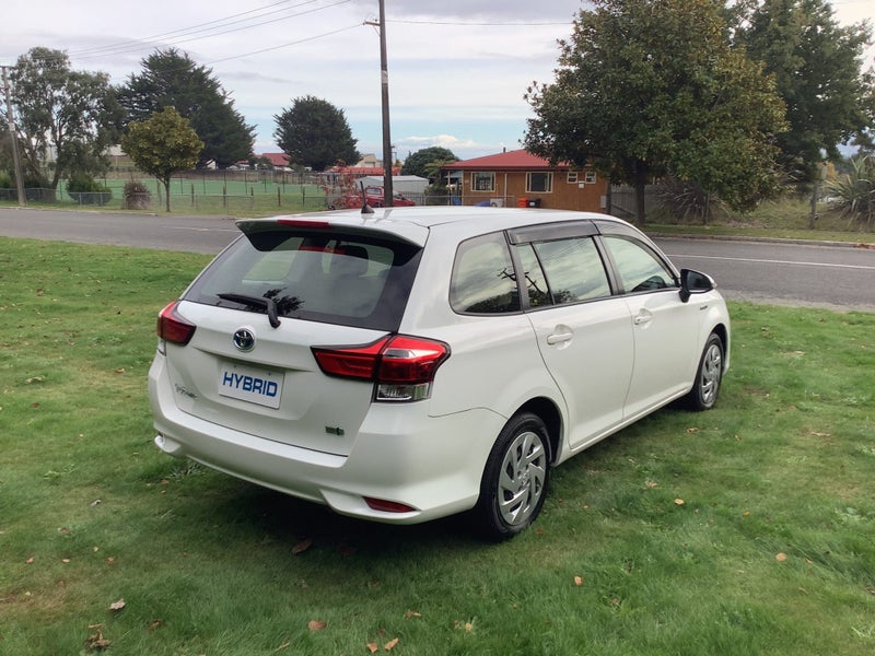 2020 Toyota Corolla Fielder Wagon 1.5 Hybrid El... image 5