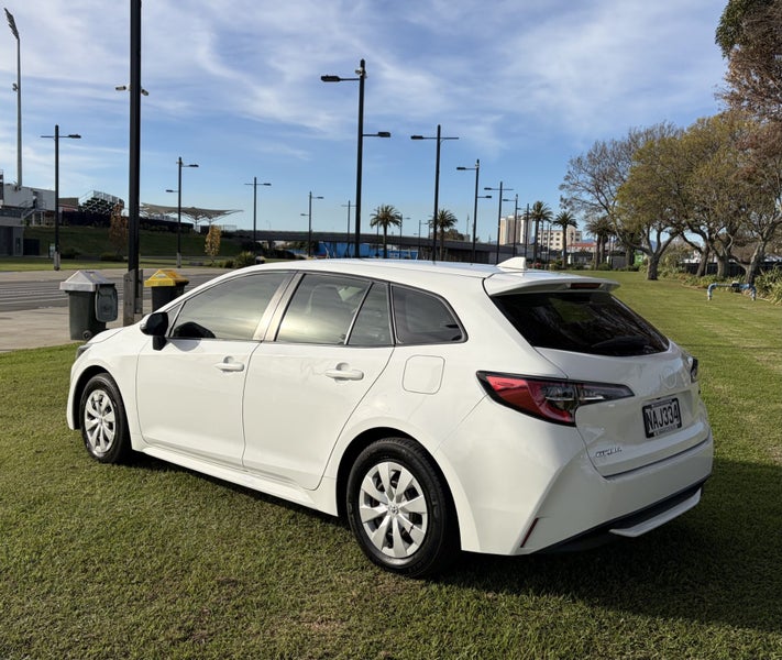 2020 Toyota Corolla GX 1.8P CVT FWD Automatic W... image 5