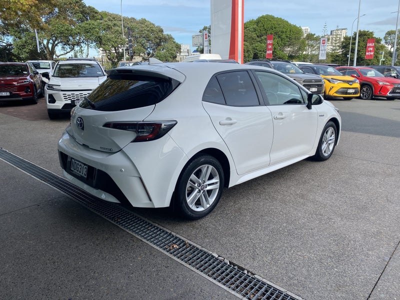 2020 Toyota Corolla GX 1.8P Hybrid Hatch image 2