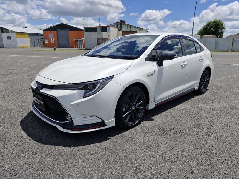 2020 Toyota Corolla Hybrid 1.8 Sedan 4 Dr CVT 2... image 2
