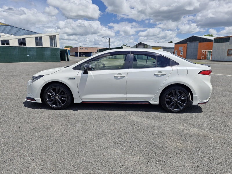 2020 Toyota Corolla Hybrid 1.8 Sedan 4 Dr CVT 2... image 4