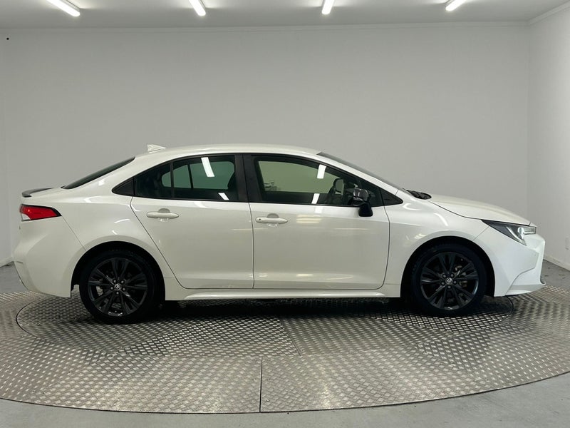 2020 Toyota Corolla Hybrid image 2