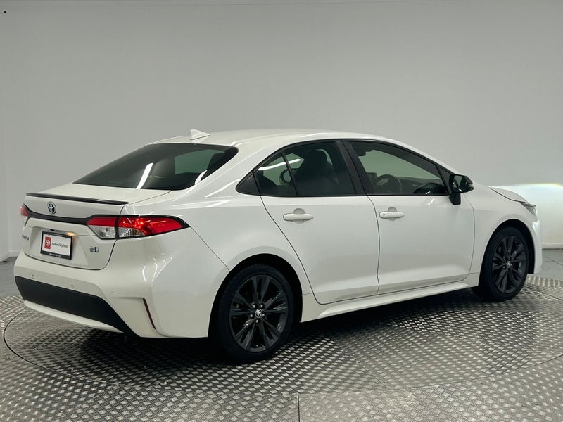 2020 Toyota Corolla Hybrid image 3