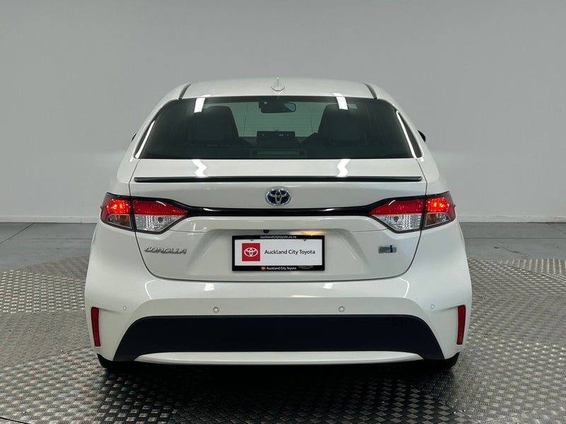 2020 Toyota Corolla Hybrid image 4