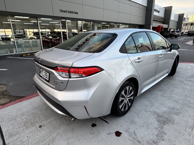 2020 Toyota Corolla SX 1.8 HYBRID SPACIOUS SEDAN image 3