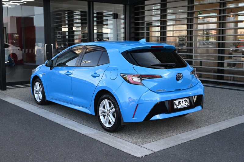 2020 Toyota Corolla SX 1.8 Petrol Hybrid FWD Ha... image 2