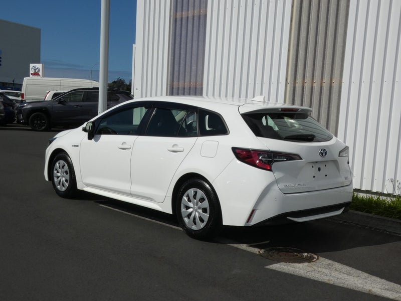 2020 Toyota Corolla Touring 1.8 Hybrid G X image 2